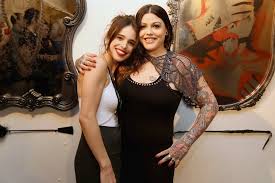 Soul singer and entertainment royalty known widely as the daughter of aerosmith's steven tyler and the sister of lord of the rings actress liv tyler. Mia Tyler Exhibit At Deja Vu Decor World Red Eye World Red Eye