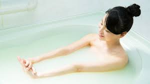 تعرف على الفوائد الصحية للحمام الياباني | Nippon.com