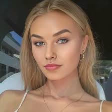 Charlotte Grace Quinlan (@charlottegracequinlan)