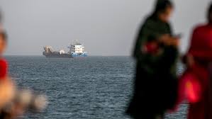 Three supertankers attempt Strait of Hormuz crossing