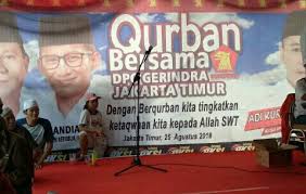 Untuk memudahkan dan tertibnya pelaksanaan pembagian daging qurban, biasanya pihak panitia menyediakan sebentuk kupon. Sebar 1 100 Kupon Ke Warga Miskin Dpc Gerindra Jaktim Berbagi Daging Qurban Berita Terkini Seputar Jabodetabek