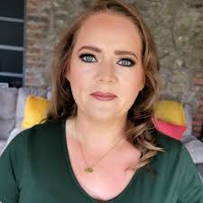 Bernadette Larkin's Instagram, Twitter & Facebook