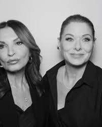 BOSS BABES 2 wives, 2 men, 1 actor. #TheDeNiroEffect Playtime at @siriusxm!  @kathrinenarducci and me in #TheAltoKnights What happens behind the curtain  stays behind the curtain. #loyaltytiltheend