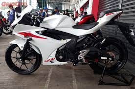 Aug 03, 2019 · salahsatu warna yang ditawarkan dari desain motor nmax adalah warna putih. Cara Mencegah Yellowing Di Motor Berwarna Putih Simpel Dan Gampang Gridoto Com