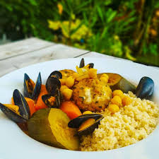 Couscous De La Mer Super Light Aux Boulettes De Poisson Et Moules Recette Couscous De La Mer Boulette De Poisson Recettes De Cuisine