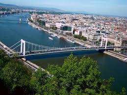 This bridge unites both sides of the danube: Pest Stadt Wikipedia