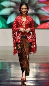 Kain ini pada perkembangannya sudah menyasar ke banyak model. 17 Kebaya Jumputan Ideas Kebaya Kebaya Dress Batik Kebaya