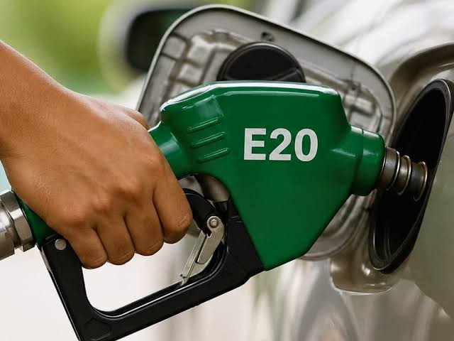PIB Debunks Viral Claim Linking E20 Fuel Use To Insurance Claim Rejections  - Outlook Money
