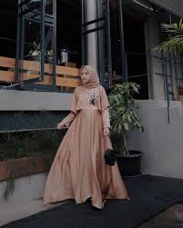 Lihat ide lainnya tentang model pakaian, pakaian, model baju wanita. Dress Satin Hijab Off 72 Www Daralnahda Com