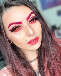 Follow @beautybychaya for more creative and colorful looks🍂 . Products:  @morphebrushes 35M Boss Mood Palette and Madison Beer Venus Lip Gloss  *gifted* @beautybaycom Pastels Palette @plouise_makeup_academy Rumour Base  02 and Holla Gloss @