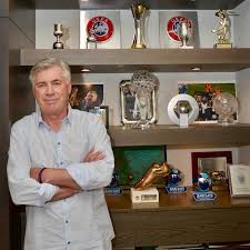 Carlo ancelotti mostró su lado más personal por un objetivo común. Carlo Ancelotti Mrancelotti Twitter