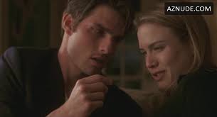 Renee Zellweger Sexy sexy scene in Jerry Maguire - UPSKIRT.TV