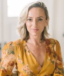 Lisa Messina's Instagram, Twitter & Facebook