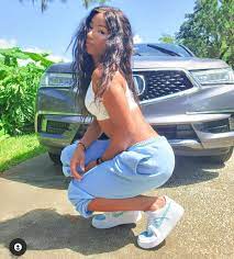 His Boss Sasha Banks x Male Reader - Day with the pup - Wattpad