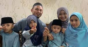 Kami menghargai tawaran daripada selebriti yang mahu membantu. Ditendang Dan Dipijak Isteri Pertama Imam Muda Syed Mohd Faris Dikasari Isteri Kedua Kool Fm