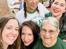 Desiree Bell (@beingthebells) • Instagram photos and videos