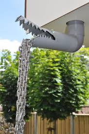Chaine De Pluie Idee Super Creative Chaines De Pluie Gouttieres Collecte D Eau De Pluie