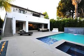 Stucco siding costs an average of $4,372. Cost To Stucco A House Price Per Square Foot Repair Designing Idea