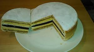 najboljsa potratna potica je kraljica vseh potic primerna je tako za posebne priloznosti kot tudi za vsak dan navdusi ta desert recipes slovenian food baking