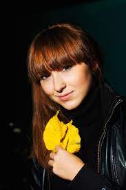 Any shampoo will work, although clarifying might be most effective. Titian Hair Wikipedia
