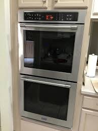 Cabinet has 2 doors on top and one drawer on the bottom. Fingerprint Resistant Stainless Steel 27 Inch Wide Double Wall Oven With True Convection 8 6 Cu Ft Mew9627fz Maytag