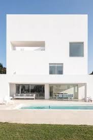 Reduzierte Villa Ganz In Weiss Villa Style At Home Architekt