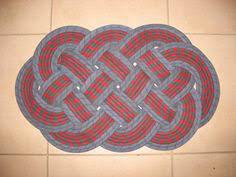 Get the tutorial at bigger than the three of us. Rug That I Wove From Old Climbing Ropes Kovrik Dzhut Pletenie