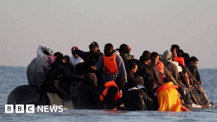 Protesters block roads in Portsmouth after 140 migrants rescued :  r/ukpolitics