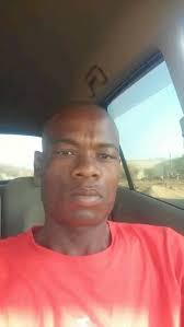 how much bricks is needed to build a mens/women's toilet for a bar? what is  the estimated cost of materials and labor 🙏?