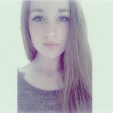 Laura Beesley (@09LauBee)