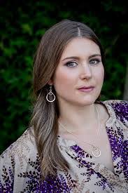 Julie Leininger's Instagram, Twitter & Facebook