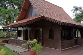 Golok merupakan senjata tradisional betawi yang paling terkenal. Kebudayaan Dki Jakarta Rumah Pakaian Kesenian Lengkap Imujio