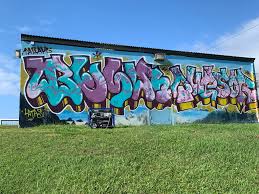 Relocating to Coffs in January with my family, based around Sawtell area.  Qualified carpenter with over 17 year experience new homes and renovations 