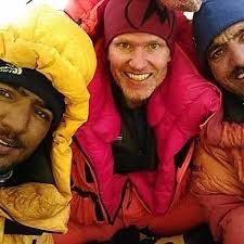 Familia confirma el hallazgo de los cuerpos de los alpinistas perdidos en el k2 por sole hott | 26 julio 2021 federico scheuch, primo del montañista chileno, confirmó la noticia a través de sus redes sociales. Por Tercer Dia Los Helicopteros Han Sobrevolado El K2 Sin Encontrar Rastro De John Snorri Ali Sadpara Y Juan Pablo Mohr Desnivel Com