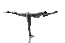 Nackt Yoga | Alles über den Stil + 6 Vorteile & Gründe
