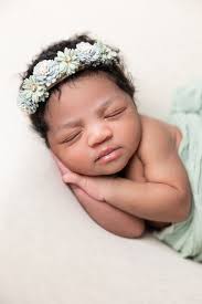 Offering Newborn Photography in Studio or at home.