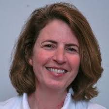 Advancing the Story: Journalism in a Multimedia World: Wenger, Debora  Halpern, Potter, Deborah: 9781483351001: Amazon.com: Books