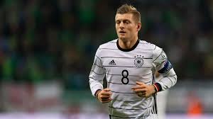 Latest on real madrid midfielder toni kroos including news, stats, videos, highlights and more on espn. Toni Kroos Von Real Madrid Mit Coronavirus Infiziert Schock Fur Bundestrainer Jogi Low Eurosport