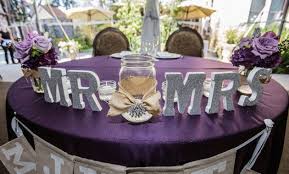 Festive table decoration in lilac colours. Lilac Decorations Wedding Tables