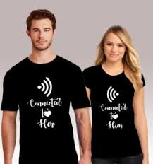 Tentu pakaian seragam keluarga terbaru. 10 Baju Couple Lucu Ini Bikin Harimu Makin Romantis