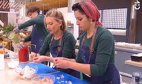 Se establece después de la derrota del demonio buu, cuando la tierra se ha. El Discipulo Del Chef Karen Sorprendio Con Inusual Ingrediente Para Pastel De Choclo