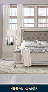 Sofia Vergara Paris Silver 5 Pc Queen Bedroom Rooms To Go Bedroom Bedroom Sets King Bedroom Sets