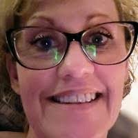 Julie Morneau's Instagram, Twitter & Facebook