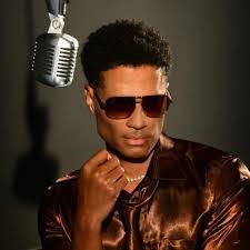 Rosa Crane's Instagram, Twitter & Facebook