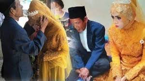 Kakek Tua Di Tegal Ini Nikahi Gadis Selisih Umur 56 Tahun Mahar Uang Gepokan Tribunnews Com Mobile