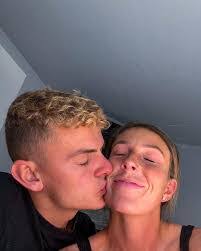 Sam Hedges's Instagram, Twitter & Facebook