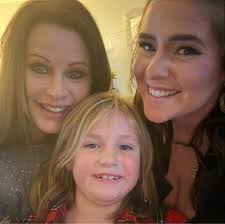 Is there a beautician in Oswego IL available to fix a bad haircut