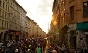 Um 20 uhr startet wieder die cmberlin am heinrichplatz in kreuzberg. Critical Mass Berlin Mit Dem Rad Durch Die Hauptstadt Berlin Martin Berlin