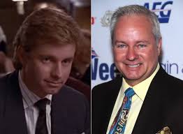 Richard Gere says Julia Roberts convinced him to take 'Pretty Woman' role  with a 'sweet' Post-it note