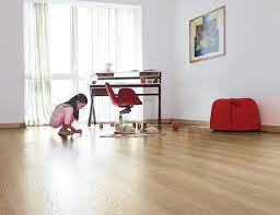Let S Adorn Our Living Spaces With Laminate Floorings Laminat Parke Klasik Alanlar